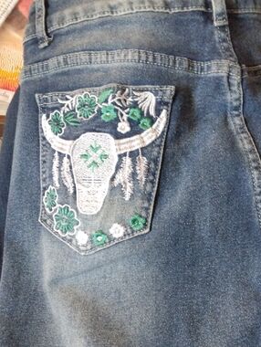 Source Unknown Blue Jeans with White and Green Embroidered Pocket